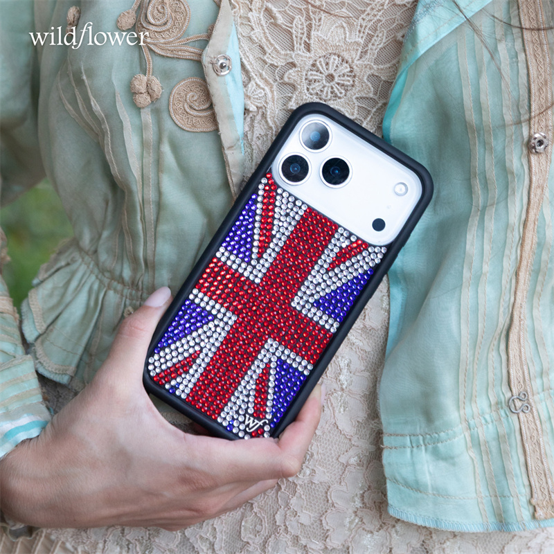 غطاء هاتف مزين بأحجار الراين ا - مراجعة Phone Cases London وسعره