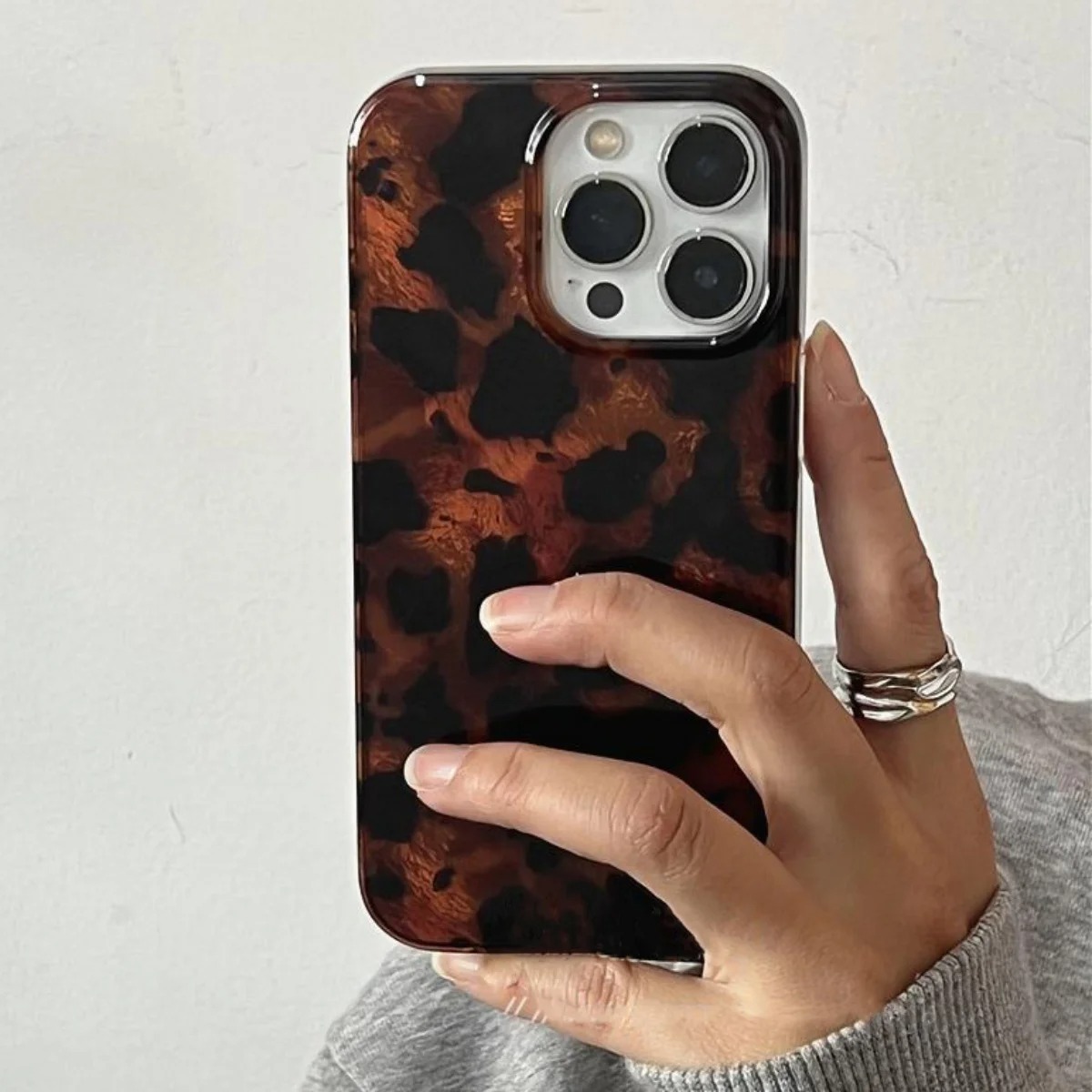 غطاء هاتف بتصميم كهرماني عتيق  - مراجعة Phone Cases Like Loopy وسعره