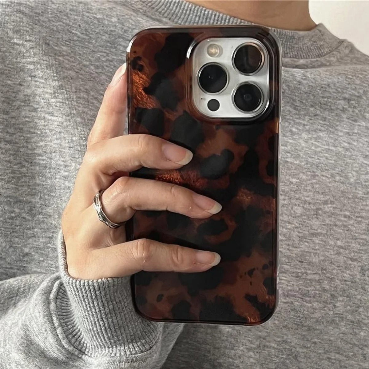 غطاء هاتف بتصميم كهرماني عتيق  - مراجعة Phone Cases Like Loopy وسعره